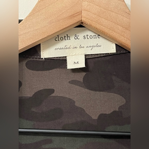 Cloth & Stone Army Green Camouflage Button Down Shirt Size Medium - Picture 7 of 9